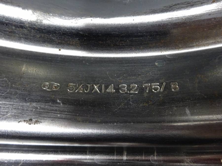 A-83 トヨタ クラウン 純正 （鉄） 14×5.5J ET27 PCD114.3 5H 4本 希少 スチールホイール 人気商品 TOYOTA 旧車  等に是非 ！｜代購幫